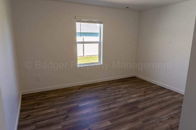 Building Photo - 883 Education St