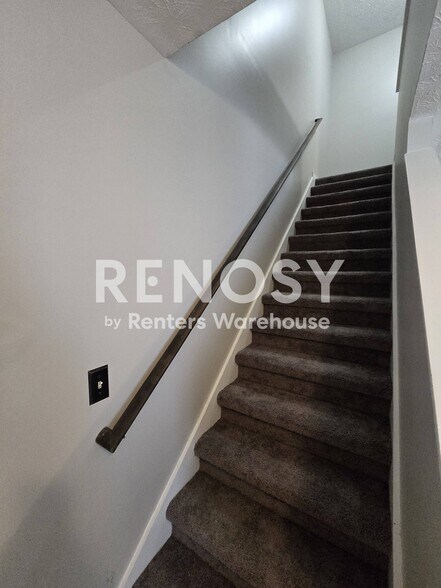 Building Photo - 5533 Strathmoor Manor Cir