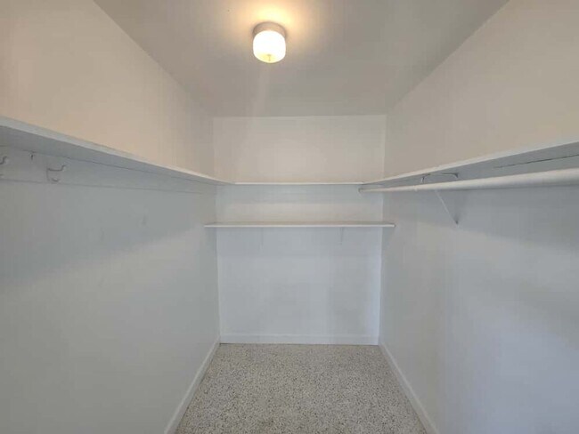 Building Photo - Beautiful Fort Pierce Home – Great Locatio...