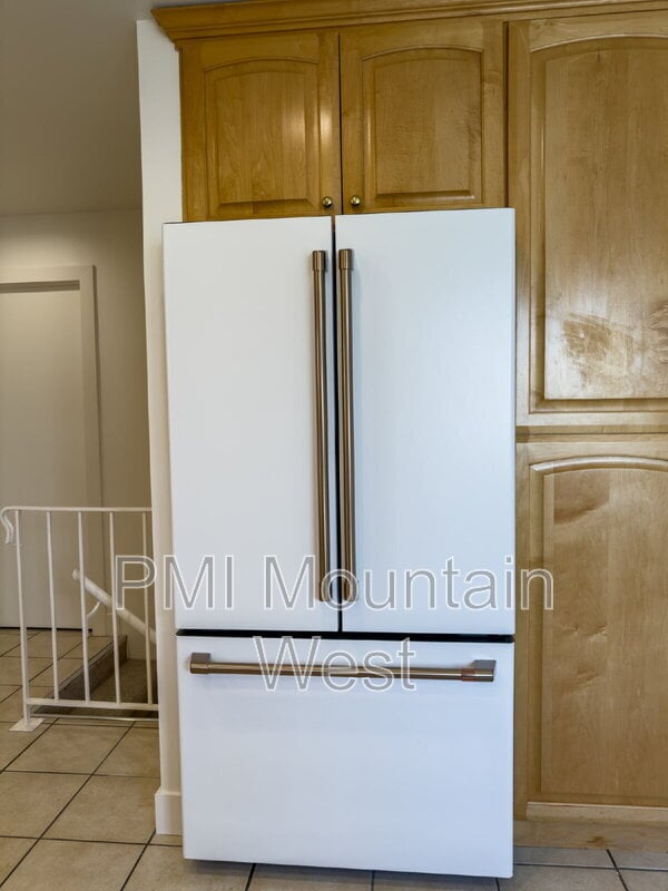 Building Photo - 345 S 850 E