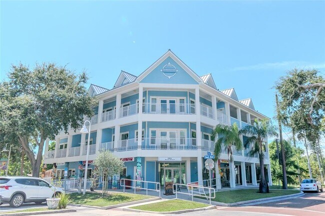 Building Photo - 5605 Shore Blvd S