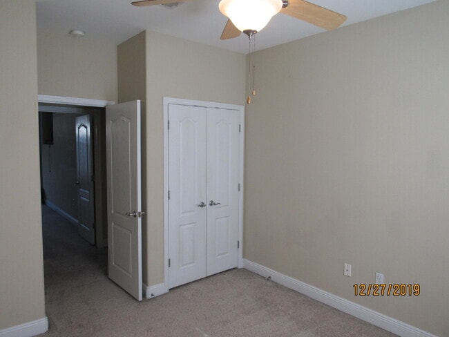 Building Photo - 544 Maple Ave