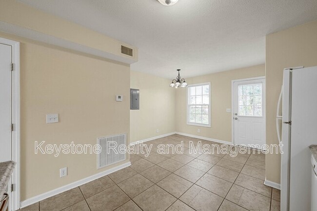 Building Photo - 2332 Raleigh Ct