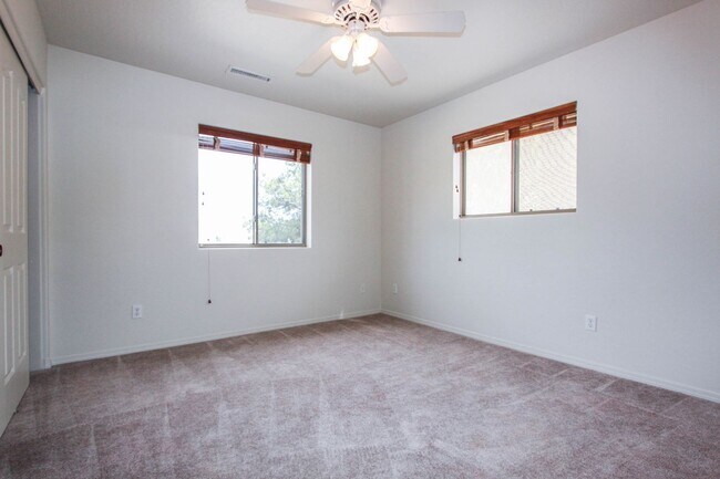 Building Photo - 4 Bedroom Home with 3 Car Garage in PV!