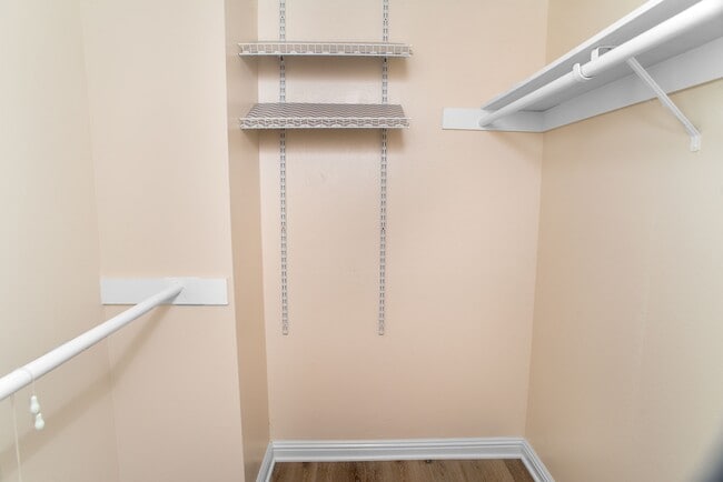 Building Photo - 22109 Burbank Blvd