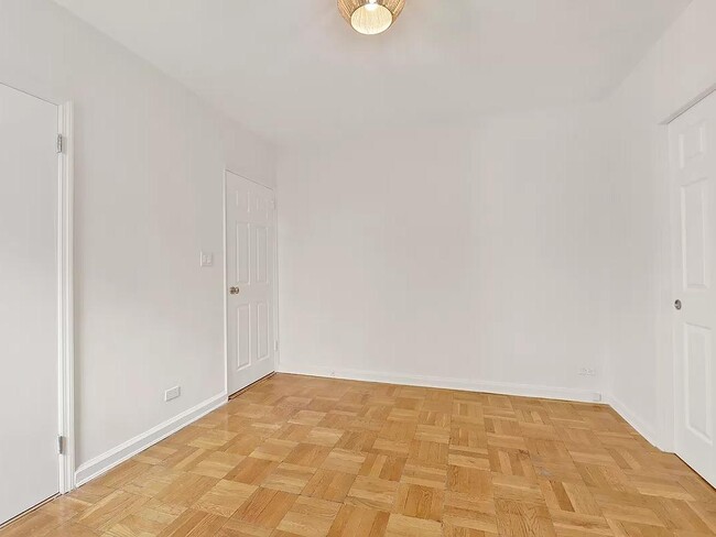 Building Photo - 359 Ovington Ave