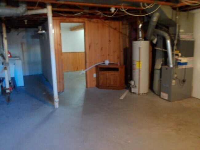 Building Photo - 37085 Brynford Dr
