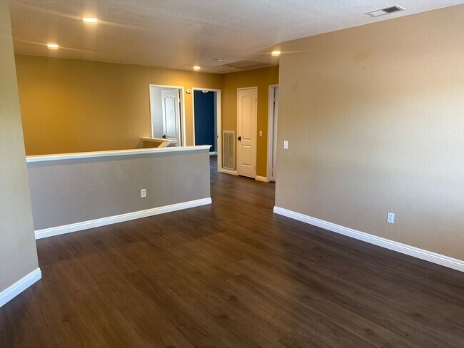 Building Photo - 4 Bed Pool House for Rent in Wildomar