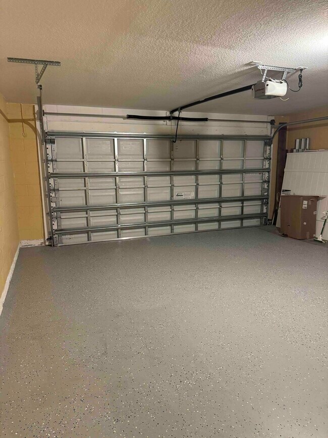 Building Photo - 3925 SW Laffite St