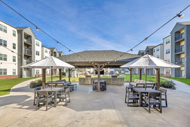 Building Photo - Vista Riverwest