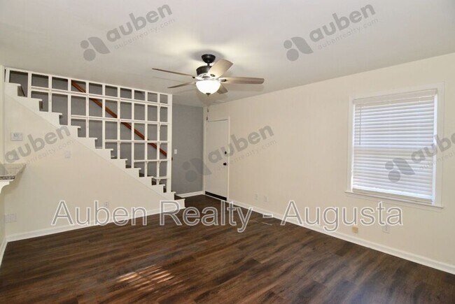 Building Photo - 239 Greene St