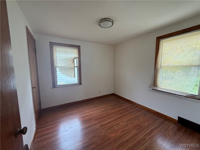 Building Photo - 246 Crisfield Ave