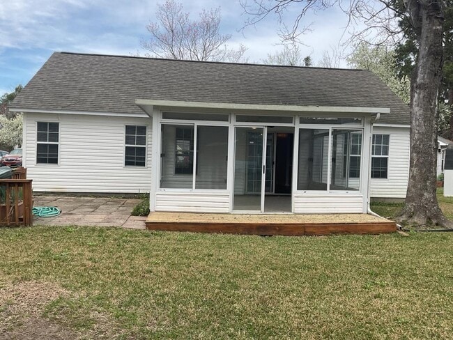 Building Photo - 3650 Farmington Pl