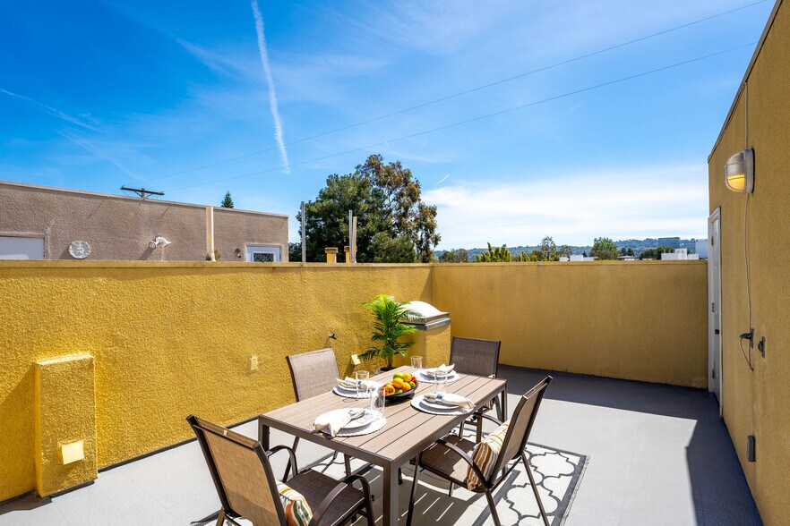 Building Photo - 5350 Sepulveda Blvd