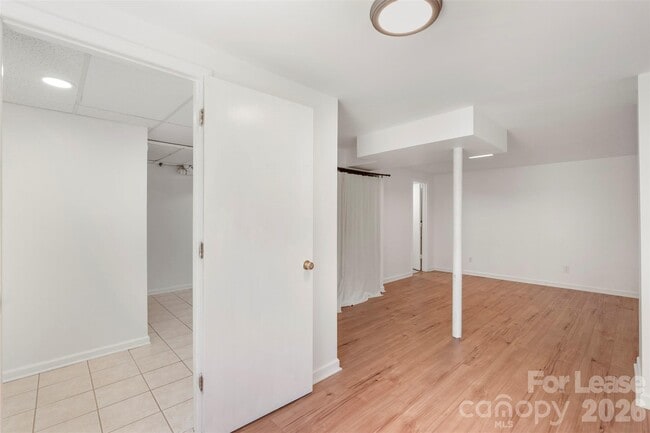 Building Photo - 3124 Edsel Pl