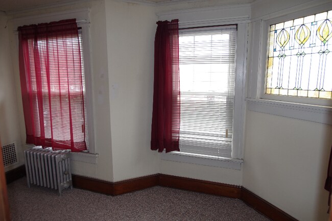 Building Photo - 531 N Main St