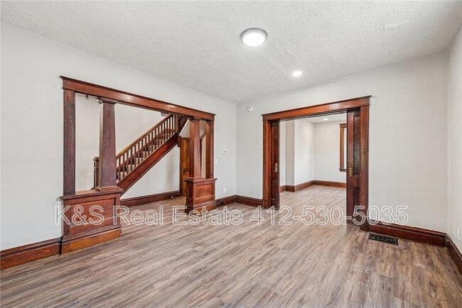 Building Photo - 518 10th St