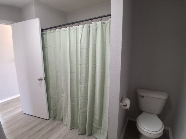 Building Photo - 32 Cypress Ave