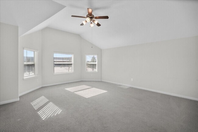Building Photo - 13814 Russell Ct