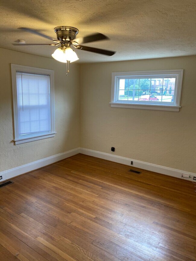 Building Photo - 208 N Nansemond St