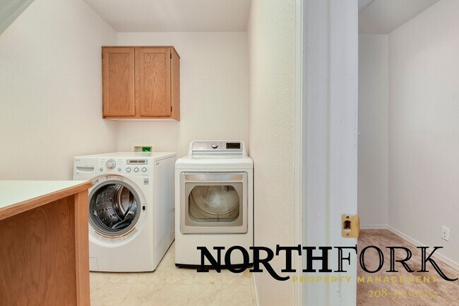 Building Photo - Welcome to a beautifully maintained home in one of Eagle’s most desirable neighborhoods