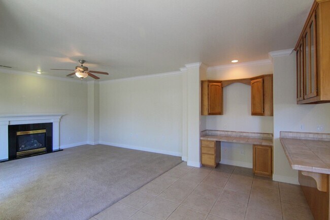 Building Photo - 4 Bedroom Mary Lake Home on Cul-De-Sac