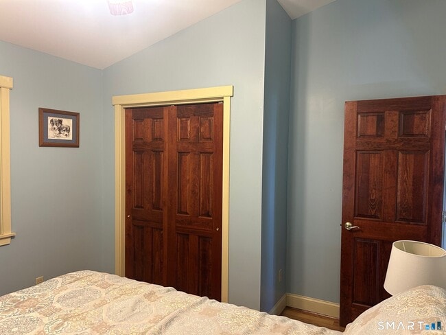 Building Photo - 332 Shore Dr