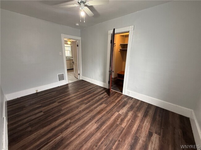 Building Photo - 1035 Oliver St