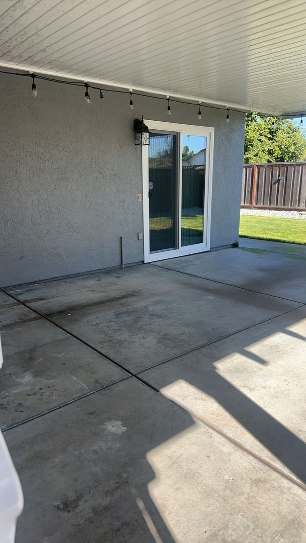 Building Photo - 1740 Gateway Dr