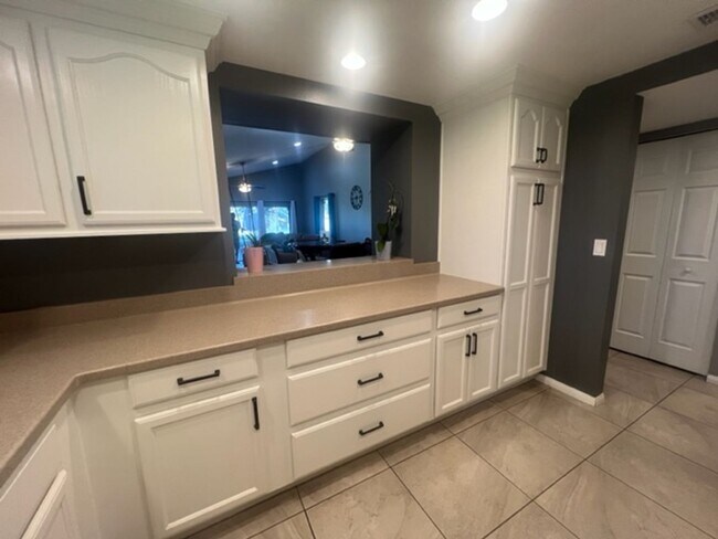 Building Photo - 3 Bed / 2 Bath House at INDIAN PALMS CC** ...