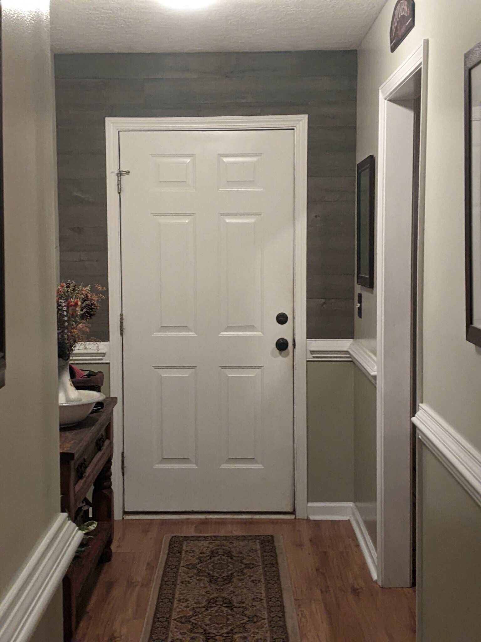 Building Photo - 230 Sunview Dr