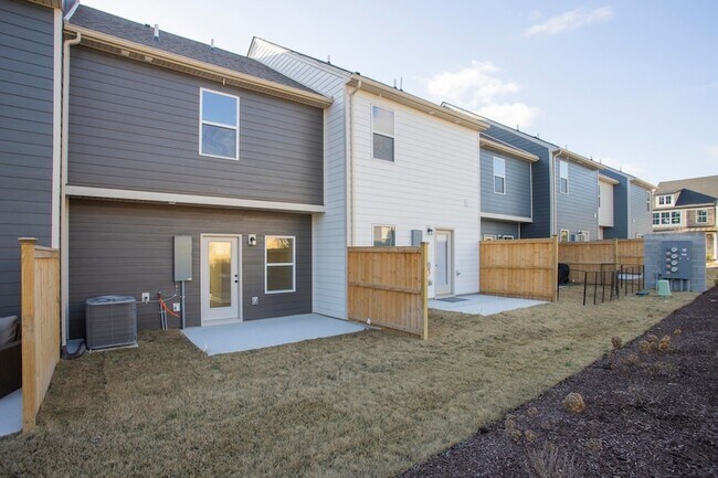 Building Photo - 521 Tappan Private Ln