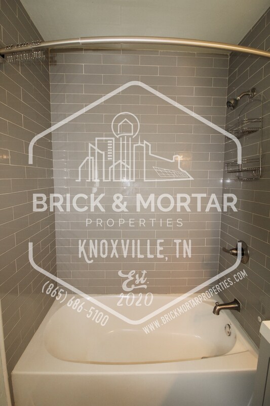 Building Photo - 427 E Caldwell Ave