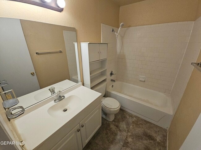 Building Photo - 3700 Devore Ct