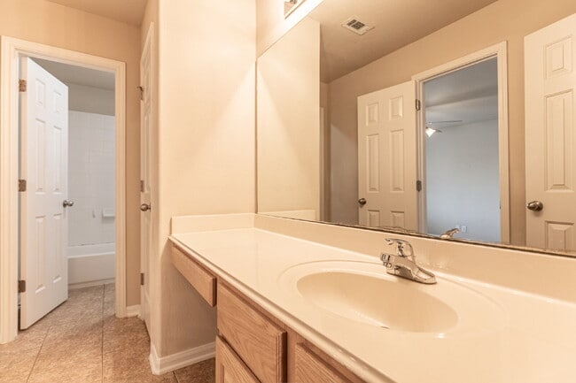 Building Photo - 630 Hookberry Trail