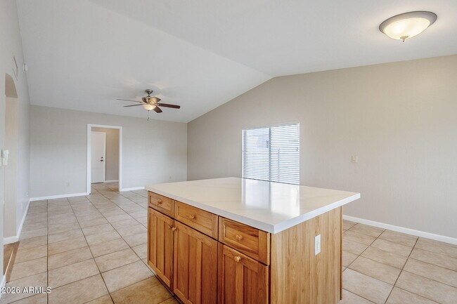 Building Photo - 7707 S Kenwood Ln