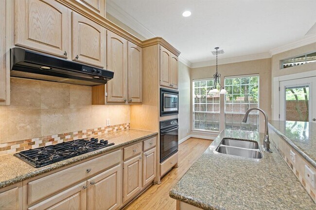 Building Photo - 1107 Ridgecrossing Ln