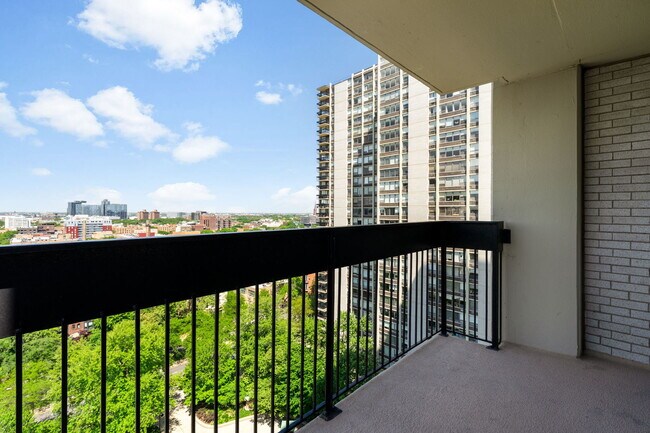 Building Photo - 1355 N Sandburg Terrace