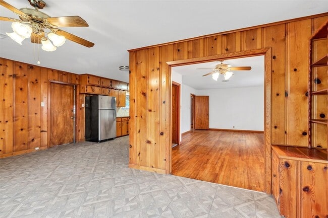 Building Photo - 1803 Sea Queen Ct