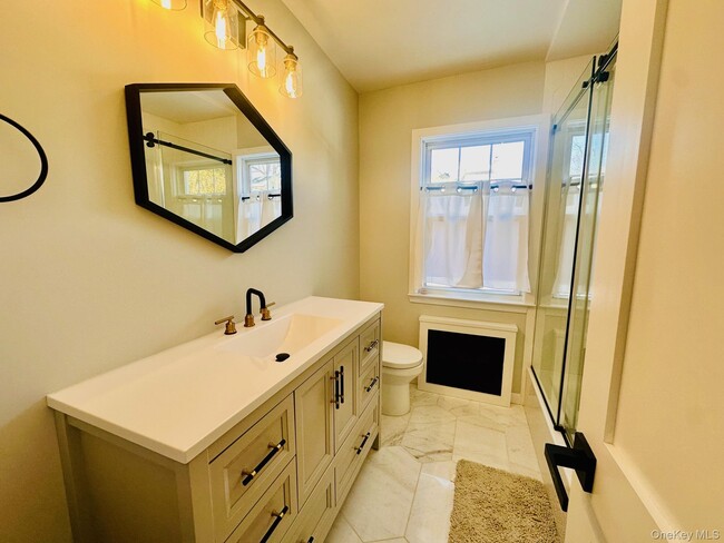 Building Photo - 11 W Glen Ave