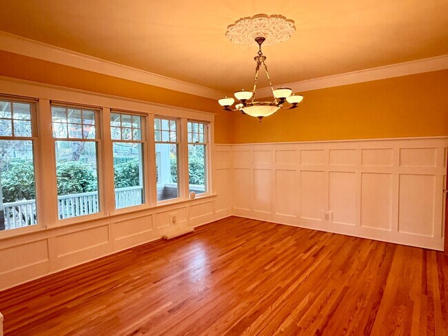 Building Photo - ROJAS