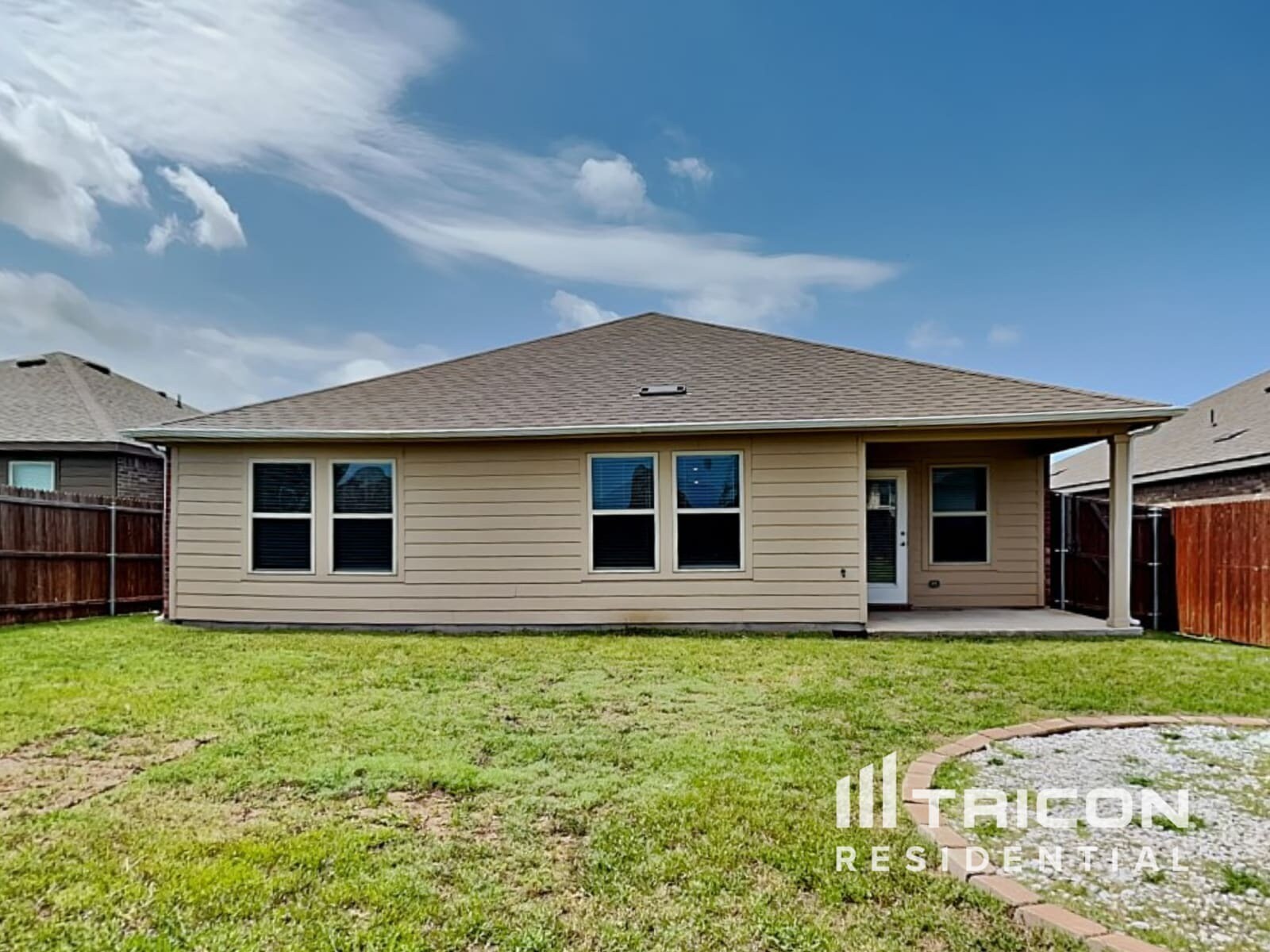 Building Photo - 821 Alton Dr