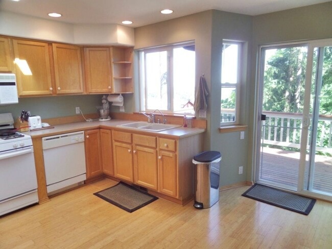 Building Photo - 1911 Ponderosa Ct