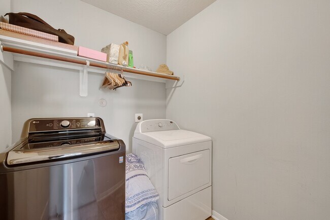 Building Photo - 3326 Zephyr Glen Way