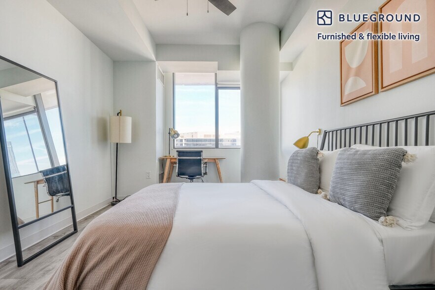 Building Photo - 501 Brazos St