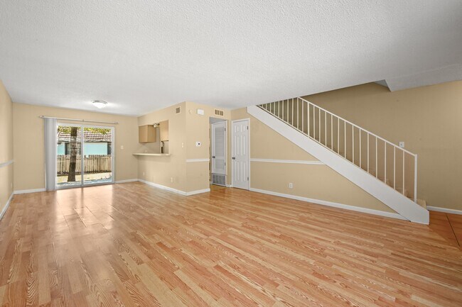 Building Photo - 807 Castle Ridge Rd