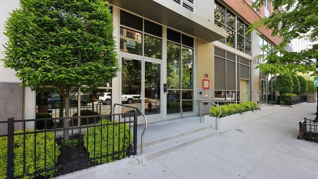 Building Photo - 800 Jackson St