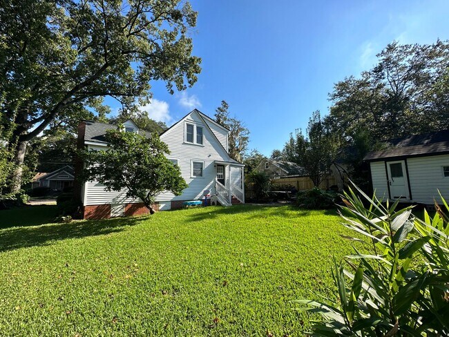Building Photo - Charming Three Bedroom Home in the Heart of West Ashely