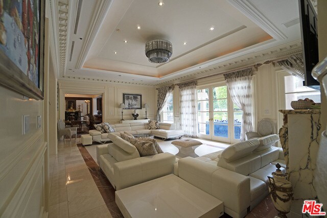 Building Photo - 817 Whittier Dr