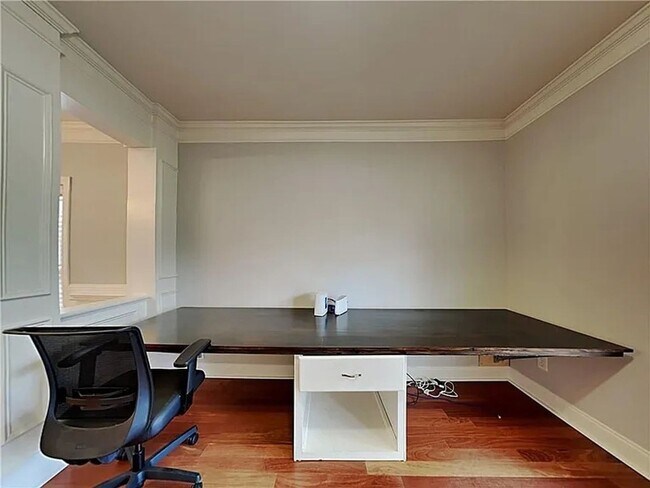 Building Photo - Spacious 4BR House in Decatur